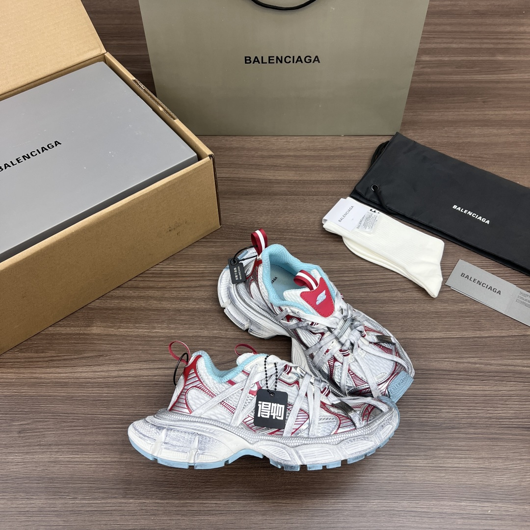 Balenciaga Balenciaga巴黎世家 3XL扣式绑带 圆头系带 低帮 老爹鞋 粉蓝色 在延续 Track Trainer 户外轮廓和复杂鞋面结构的同时