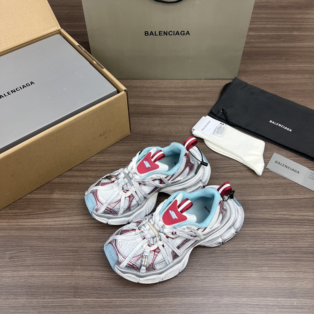Balenciaga Balenciaga巴黎世家 3XL扣式绑带 圆头系带 低帮 老爹鞋 粉蓝色 在延续 Track Trainer 户外轮廓和复杂鞋面结构的同时