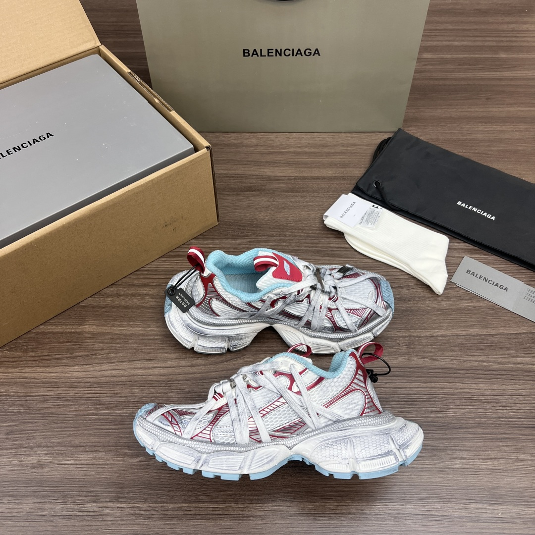 Balenciaga Balenciaga巴黎世家 3XL扣式绑带 圆头系带 低帮 老爹鞋 粉蓝色 在延续 Track Trainer 户外轮廓和复杂鞋面结构的同时