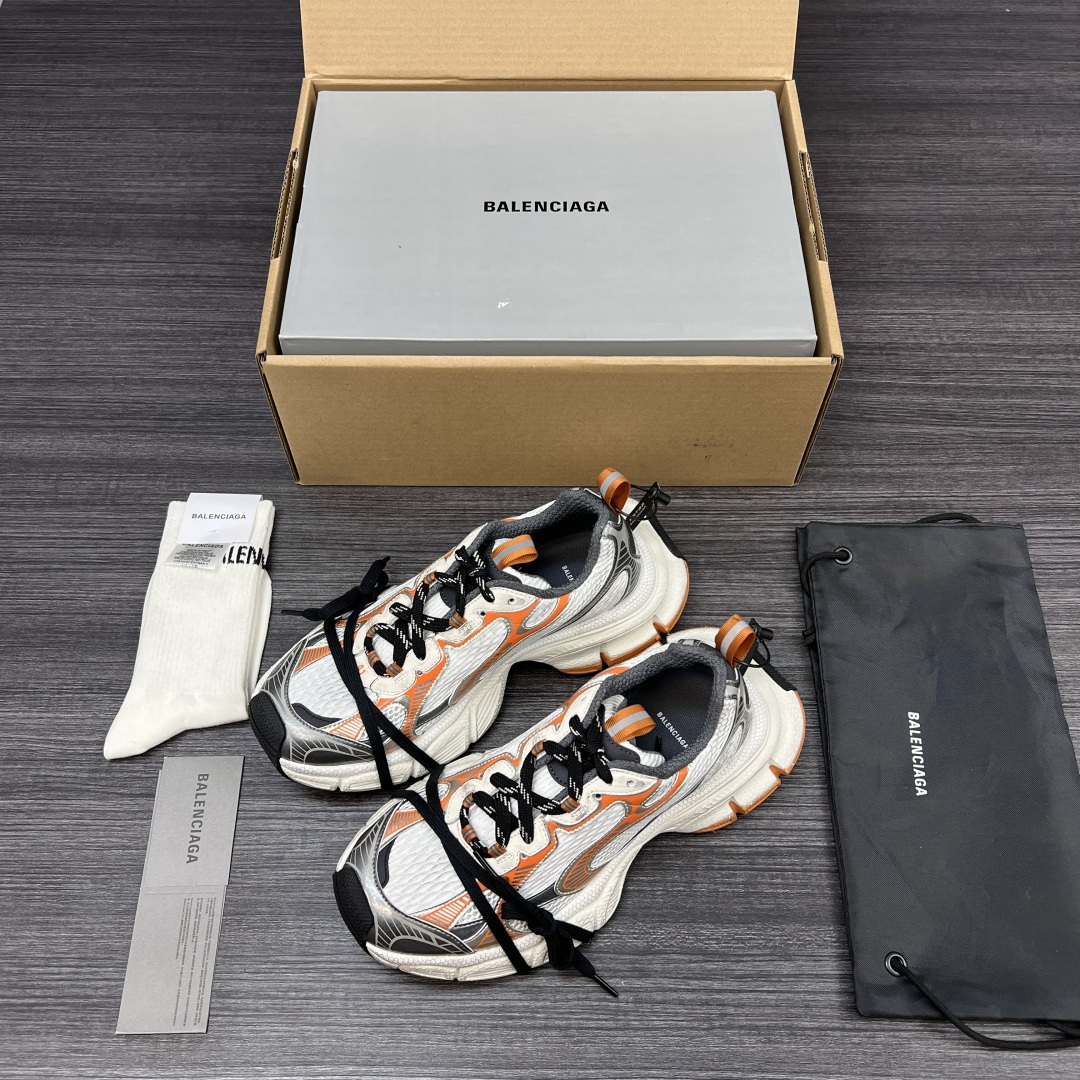 NO:408373,Pure original version of Balenciaga Phantom Sneaker Balenciaga brand new old 3XL silver orange old trend running shoes. While continuing the outdoor contour and complex upper structure of the Track Trainer, the new version adds transparent strap parts to the heel, making the whole shoe look more retro. Packaging: Full set of original packaging reinforced aircraft box packaging!  Number of codes: 35-46 codes!  (One size larger, wear 42 shots and 41), daddy shoes, balenciaga, balenciaga, tom ford19860909纯原版本Balenciaga Phantom Sneaker 巴黎世家全新做旧3XL 白银橙做旧潮流跑鞋 在延续 Track Trainer 户外轮廓和复杂鞋面结构的同时,新版本在后跟位置增加了透明带的部件,整鞋看起来更加复古. 包装:全套原版包装加固飞机盒包装！ 码数:35-46码！(偏大一码 穿42拍41),老爹鞋,balenciaga,balenciaga,tom ford,Women's Shoes