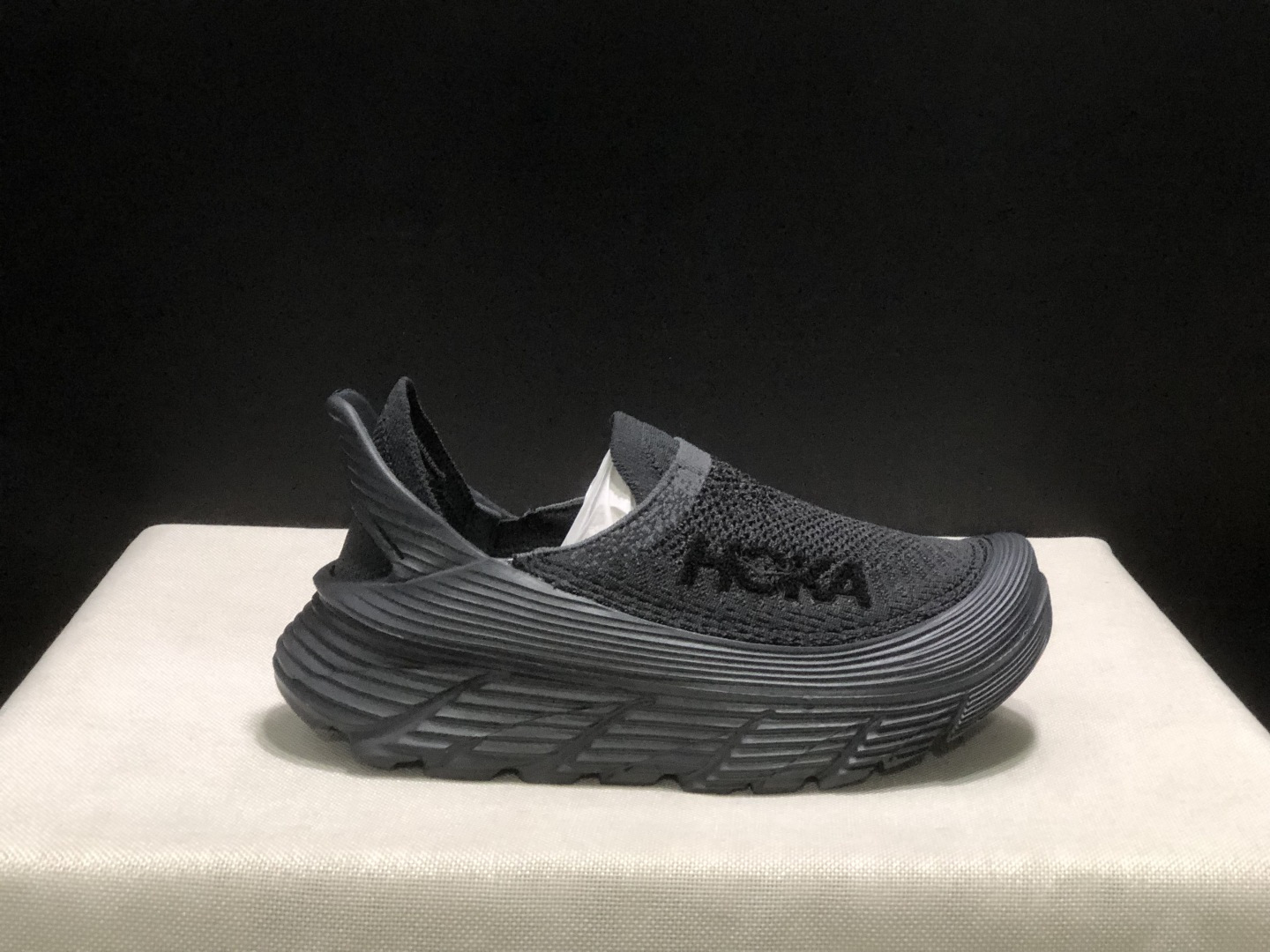 NO:408586,Top version HOKA ONE ONE Restore TC elastic, comfortable and versatile non-slip, wear-resistant low-top running shoes for men and women. Size 36-45 (half-size) Code: 1147833-DDW Full set of dessert packaging poison card poison buckle cotton socks poison box., casual shoes/sports shoes, sneakers19860909顶级版本HOKA ONE ONE Restore TC 弹性舒适百搭防滑耐磨低帮跑步鞋男女同款 码数36-45码（有半码） 编码: 1147833-DDW 全套得物包装毒卡 毒扣 棉袜 毒盒.,休闲鞋/运动鞋,sneakers,Women's Shoes