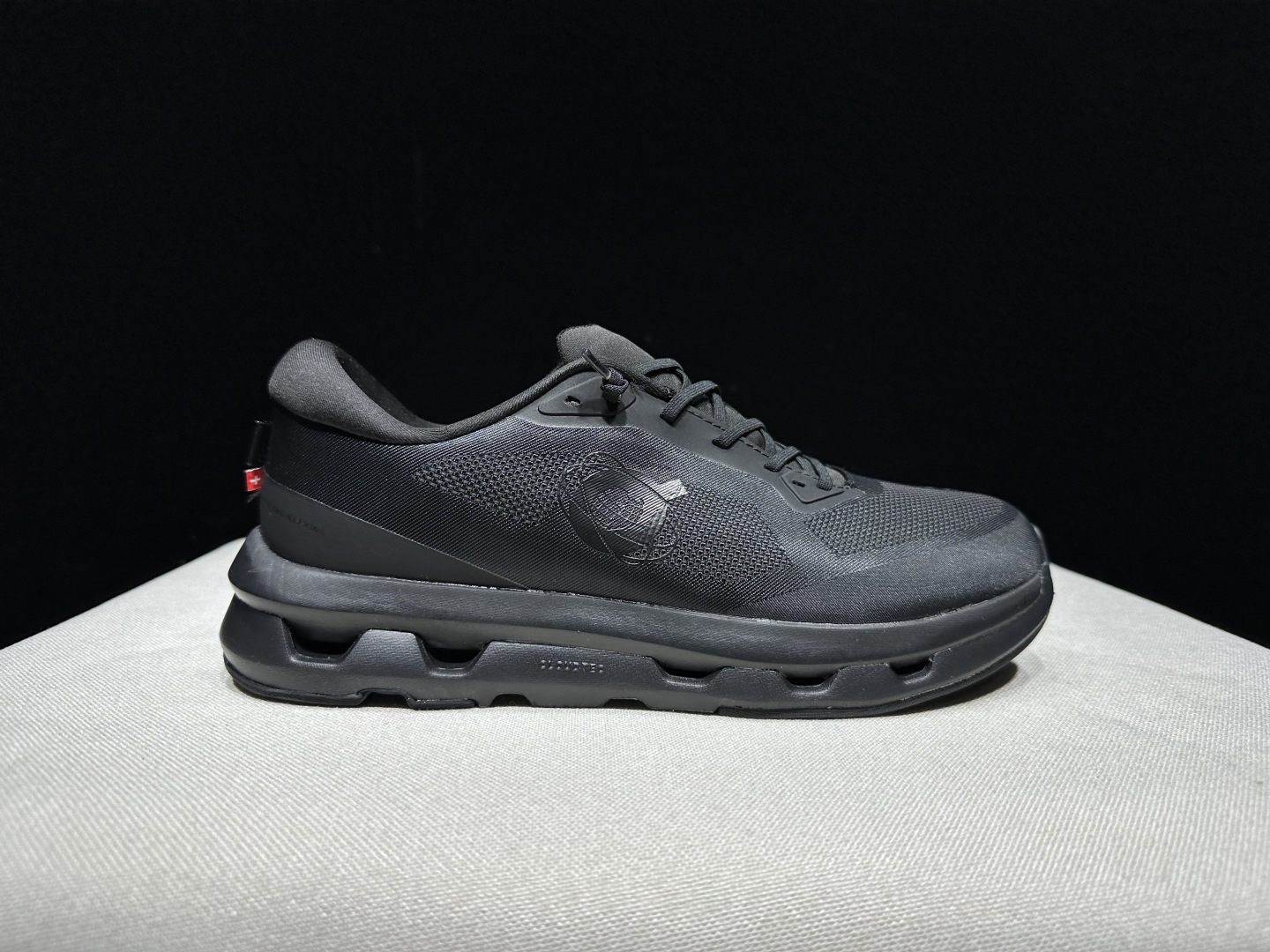 NO:402395,The top version of On-On Canpao Couldzone KITH X co-branded model, comfortable, soft, non-slip, wear-resistant, low-top casual running shoes!  This series of works created by Swiss high-performance sports brand On has the upper made of recycled polyester fiber and mesh fabric, with an exclusive hollow rubber sole, and the side On the iconic LoGo is decorated with full coverage of seam details. Packaging: Full set of Dewu accessories reinforced Dewu box packaging!  Size: 36-45 (positive size), casual shoes/sports shoes, sneakers19860909顶级版本On昂跑 Couldzone KITH X 联名款 舒适柔软防滑耐磨 低帮 休闲跑步鞋 ！ 瑞士高性能运动品牌on打造的此系列作品,鞋面由再生聚酯纤维和网眼布制成,采用独家镂空橡胶鞋底,侧面On标志性LoGo饰有全覆盖贴缝细节. 包装:全套得物配件加固得物箱包装！ 码数:36-45码(正码),休闲鞋/运动鞋,sneakers,Women's Shoes