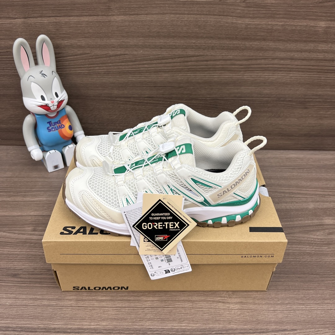 NO:577892,The top version of Salomon XA PRO 3D SEASONAL is comfortable, fabric shock-absorbing and non-slip, low-top casual running shoes, same style for men and women, white. The new top version has been revised for several months. The last shape of the entire shoe is basically the same as the original shoe. The glue control of the outsole combination is excellent. All details are carefully processed. It feels comfortable and light on the feet. It is the best matching item for workwear and outdoor use. Item number: 478874. Packaging is packed in a complete set of accessories to reinforce the airplane box!  Size: 36-46 (true size), casual shoes/sports shoes, sneakers19860909顶级版本SALOMON萨洛蒙 XA PRO 3D SEASONAL 舒适 织物减震防滑 低帮 休闲跑步鞋 男女同款 白色 全新顶级版本经过几个月重新改版,整鞋楦型基本跟原鞋无差,大底组合胶水控制极佳,所有细节都精心处理,脚感舒适轻便,工装户外最佳搭配单品. 货号: 478874 包装全套得物配件加固飞机盒包装！ 码数:36-46码(正码),休闲鞋/运动鞋,sneakers,Women's Shoes