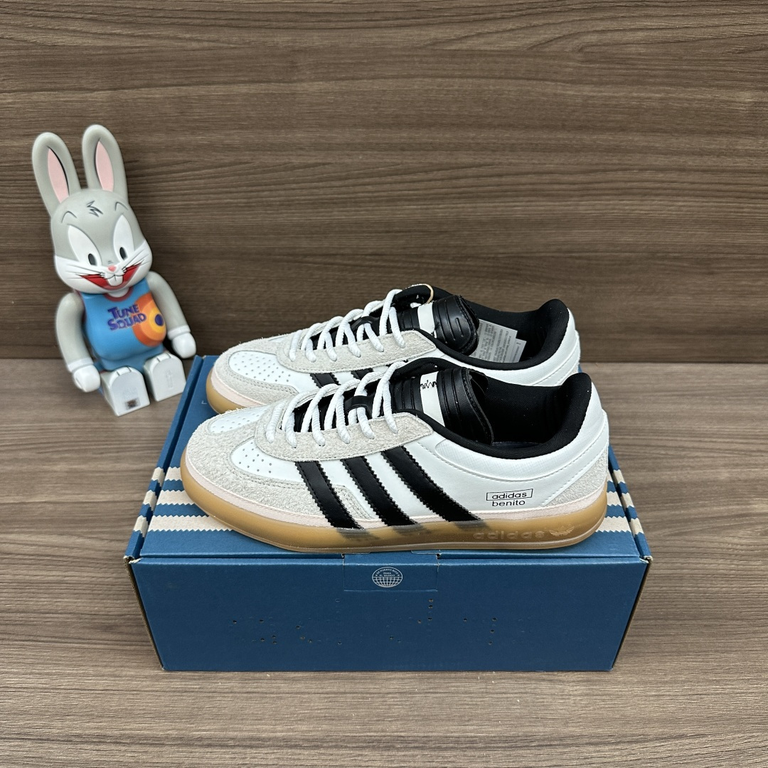 NO:614099,Top 'Bunny x adidas originals GAZELLE INDOOR inner training series low-top retro versatile casual sports moral training style sneakers. Made of plush suede material. External RB rubber outsole with environmentally friendly sea glass insole, new co-branded clover! Packing: a full set of accessories, a poison box and a pair of pure cotton socks. Size: 36 36.5 37.5 38 38.5 39 40 40.5 41  42 42.5 43 44 44.5 45 size! (full size shot), casual shoes/sports shoes, adidas, sneakers, socks19860909顶级'Bunny x adidas originals GAZELLE INDOOR 内训系列低帮复古百搭休闲运动德训风板鞋 采用长绒翻毛皮组合材质 外置RB橡胶大底内环保海玻璃鞋垫,三叶草新联名！ 包装:全套得物配件毒盒配纯棉袜子一副. 码数:36 36.5 37.5 38 38.5 39 40 40.5 41 42 42.5 43 44 44.5 45码！(正码拍),休闲鞋/运动鞋,adidas,sneakers,socks,Women's Shoes