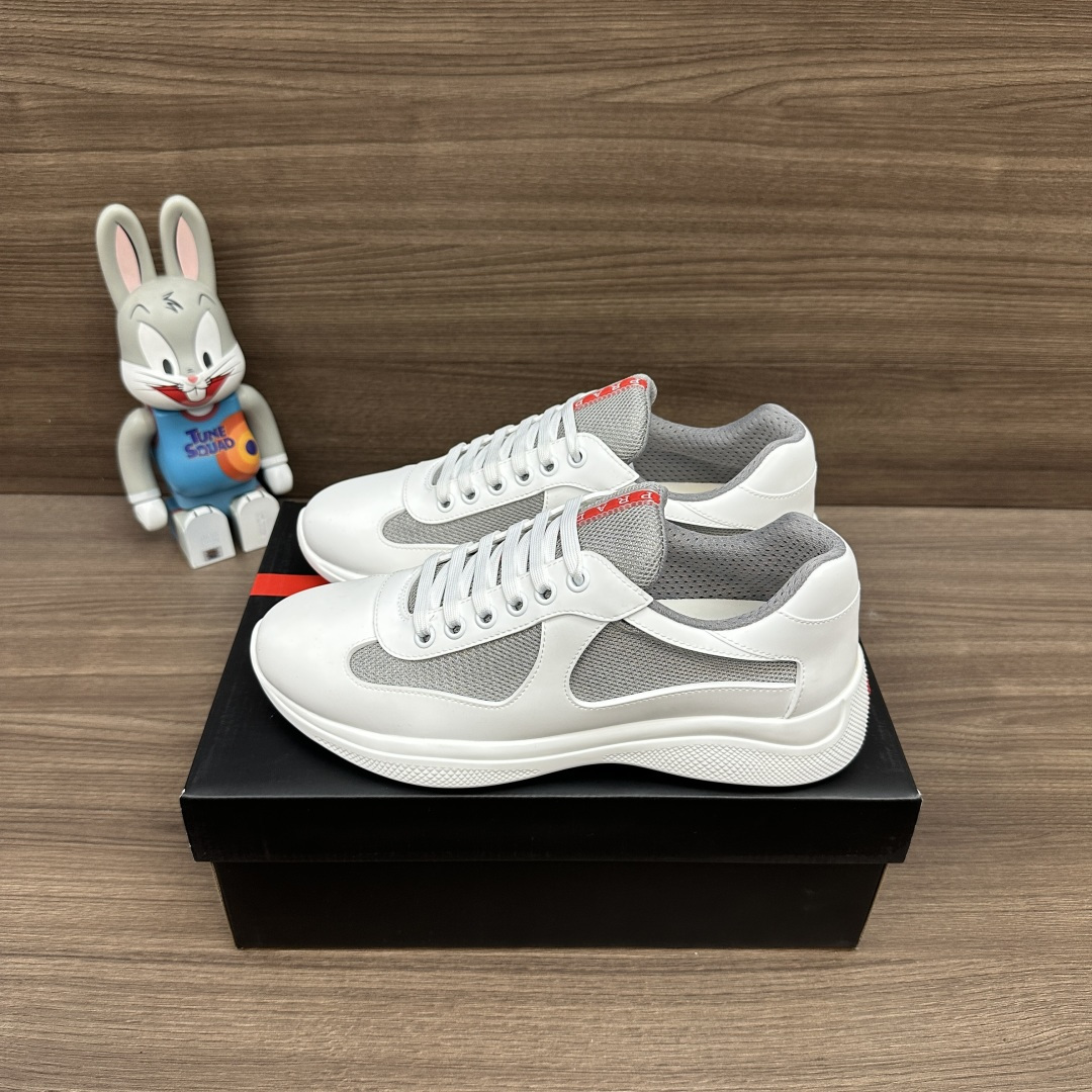 NO:630395,PRADA America's Cup fabric rubber low-top sports and casual shoes for men. Original shoe development. The fabric is made of mesh and rubber molded film. The outsole is TPU integrated foam with logo pattern and ZP details. The inner feet are all made of cowhide!  Size: 38-47 (size 45.46.47 is custom-made and non-returnable), casual shoes/sports shoes, prada, prada, sneakers, cowhide19860909PRADA普拉达 America's Cup 织物橡胶 低帮 运动休闲鞋 男款 原鞋开发 面料采用织网拼接橡胶开模胶片组合成型,大底TPU一体发泡 logo花纹对ZP细节.内里垫脚均为牛皮材质！ 码数:38-47码(45.46.47码定做不退换),休闲鞋/运动鞋,prada,prada,sneakers,cowhide,Women's Shoes