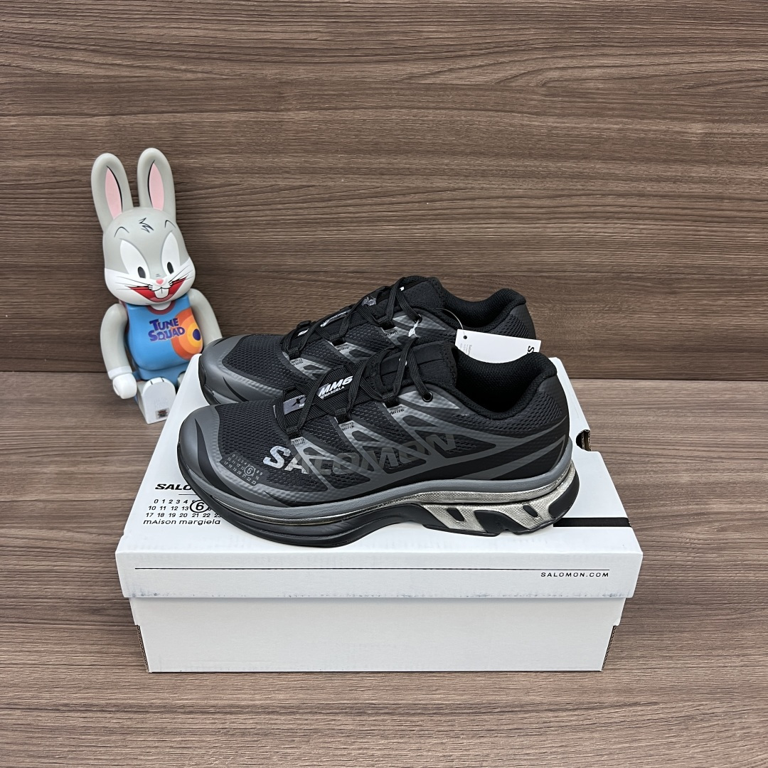 NO:723402,MM6 Maison Marggiela  Size: 36-45 (true size), casual shoes/sports shoes, masion margiela, sneakers19860909MM6 Maison Margiela x SALOMON萨洛蒙 XT-MM-6 宽楦 舒适贴合跑步鞋 男女同款 黑银 全新顶级版本经过几个月重新改版,整鞋楦型基本跟原鞋无差,大底组合胶水控制极佳,所有细节都精心处理,脚感舒适轻便,工装户外最佳搭配单品. 货号: 491070 码数:36-45码(正码),休闲鞋/运动鞋,masion margiela,sneakers,Women's Shoes