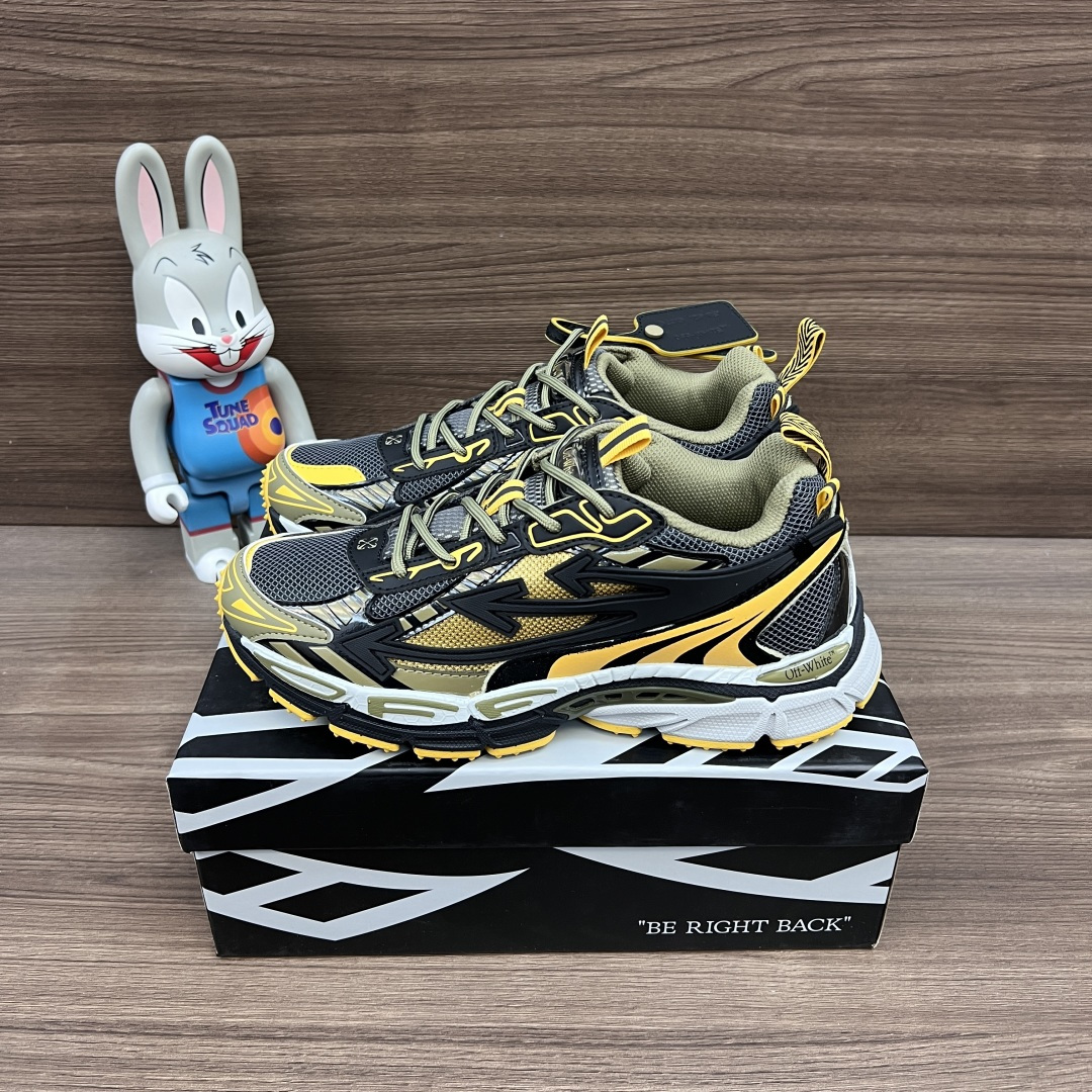 NO:789277,Top version OFF-WHITE Be Right Back round toe lace-up arrow pattern low-cut lifestyle shoes black and yellow A running shoe called 'Be Right Back' sneakers. The design of this sneaker is inspired by Japanese sports aesthetics and craftsmanship, with running performance and principles as the core. Size: 36-47 (full size), dad shoes, off white, sneakers19860909顶级版本OFF-WHITE Be Right Back 圆头系带 箭头图案 低帮 生活休闲鞋 黑黄色 一款名为“Be Right Back”运动鞋的跑鞋这款运动鞋的设计灵感来自日本的运动美学和工艺,以跑步性能和原则为核心. 码数:36-47码(正码),老爹鞋,off white,sneakers,Women's Shoes