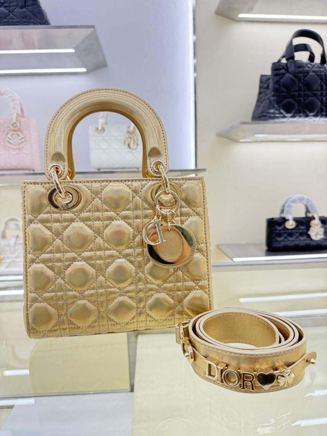 ❤️❤️Lady DiorMi tamaño de oro fantasía de 20 cm: 20 *16.5 * 8 número de estilo: 0504