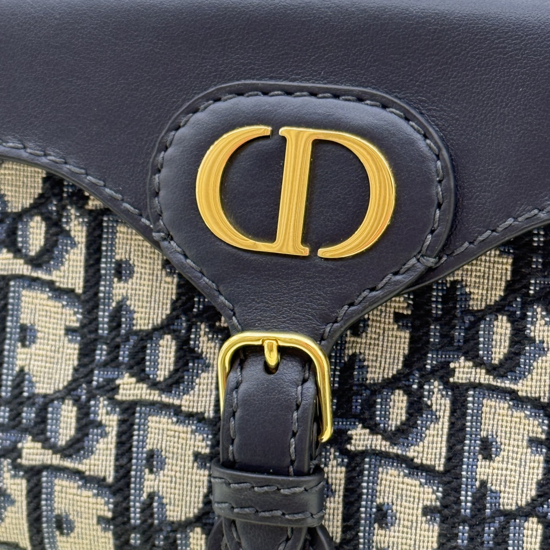Dior 30 Montaigne Pocket Bag, Blue Dior Oblique Embroidery, Compact & Chic 6 cmp windows1750521962888 394154270709988541