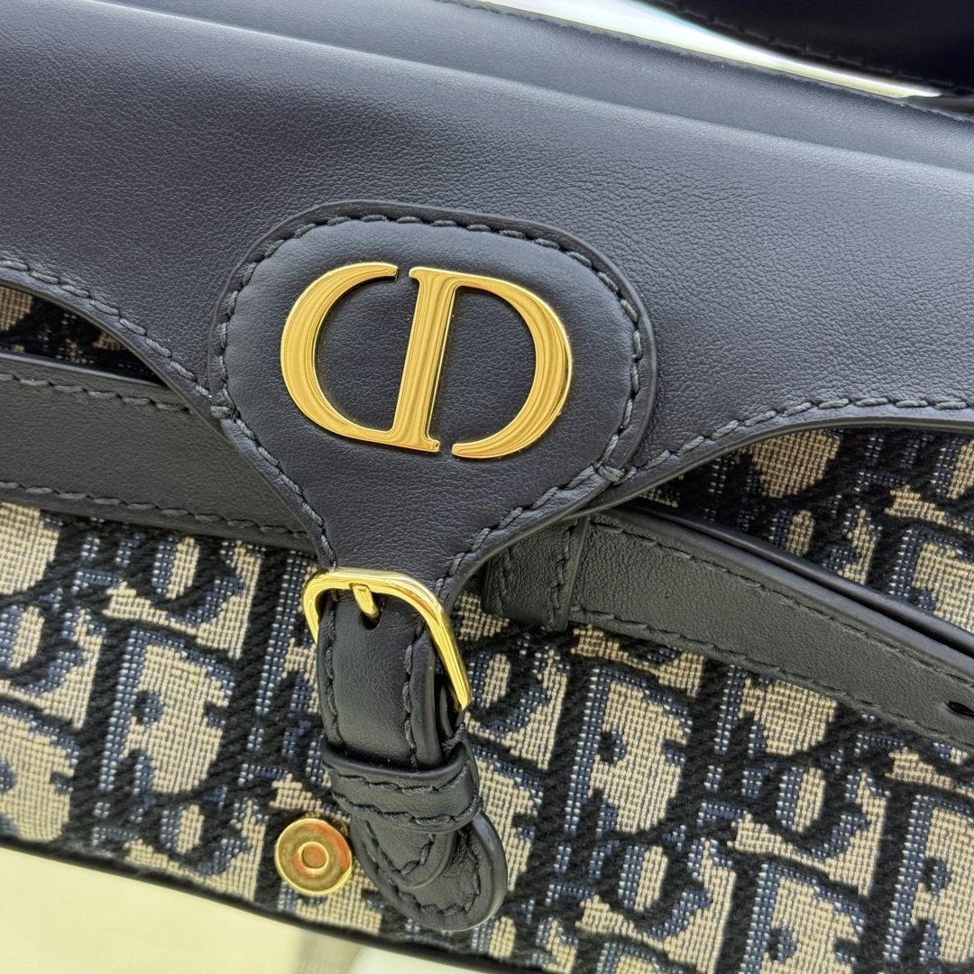 Dior 30 Montaigne Pocket Bag, Blue Dior Oblique Embroidery, Compact & Chic 5 cmp windows1750521962888 394154270709995964