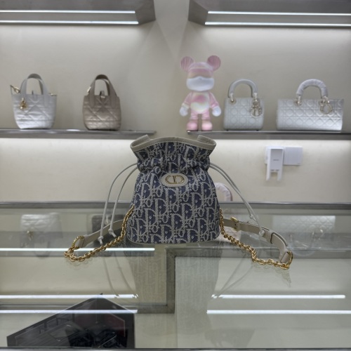 Dior 30 Montaigne Mini Bucket Bag Blue Oblique Jacquard, 16 x 18.5 x 13 cm 1 Dior 30 Montaigne Mini Bucket Bag Blue Oblique Jacquard, 16 x 18.5 x 13 cm