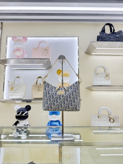 Dior 30 Montaigne Blue Oblique Jacquard Mini Chain Bag - Versatile & Chic 1 Dior 30 Montaigne Blue Oblique Jacquard Mini Chain Bag - Versatile & Chic
