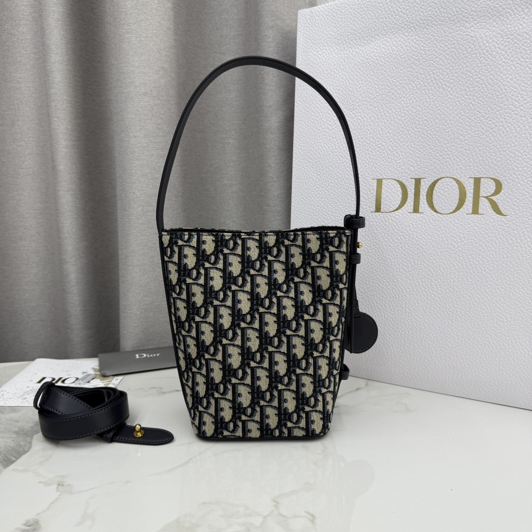 디올 스타 미니 수통 가방 상세 이미지 3