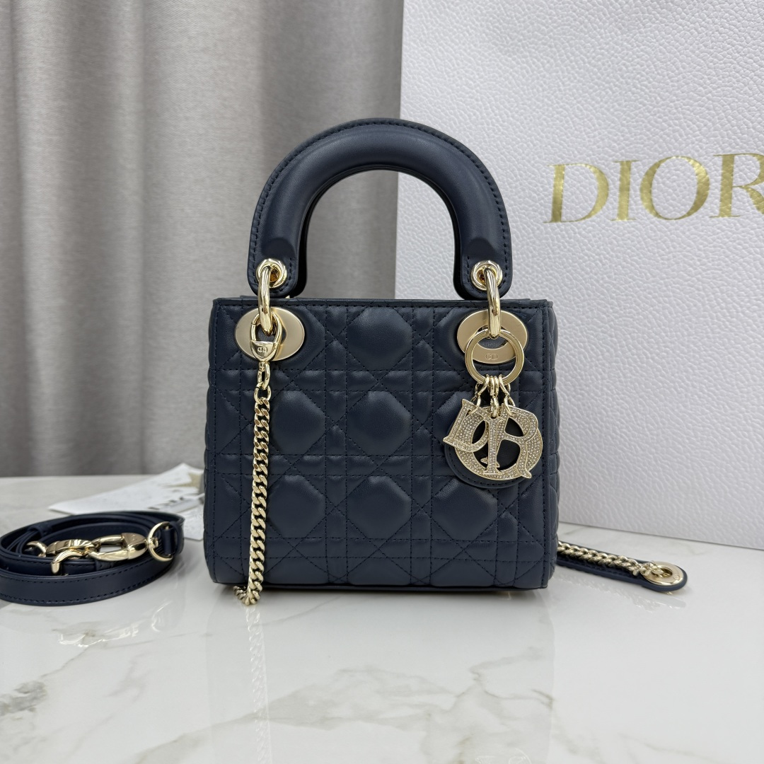 Arriba Versión de chip de cuero original Three-Gate Night Sky Blue - Bolso de señora con hebilla de diamante de piel de…