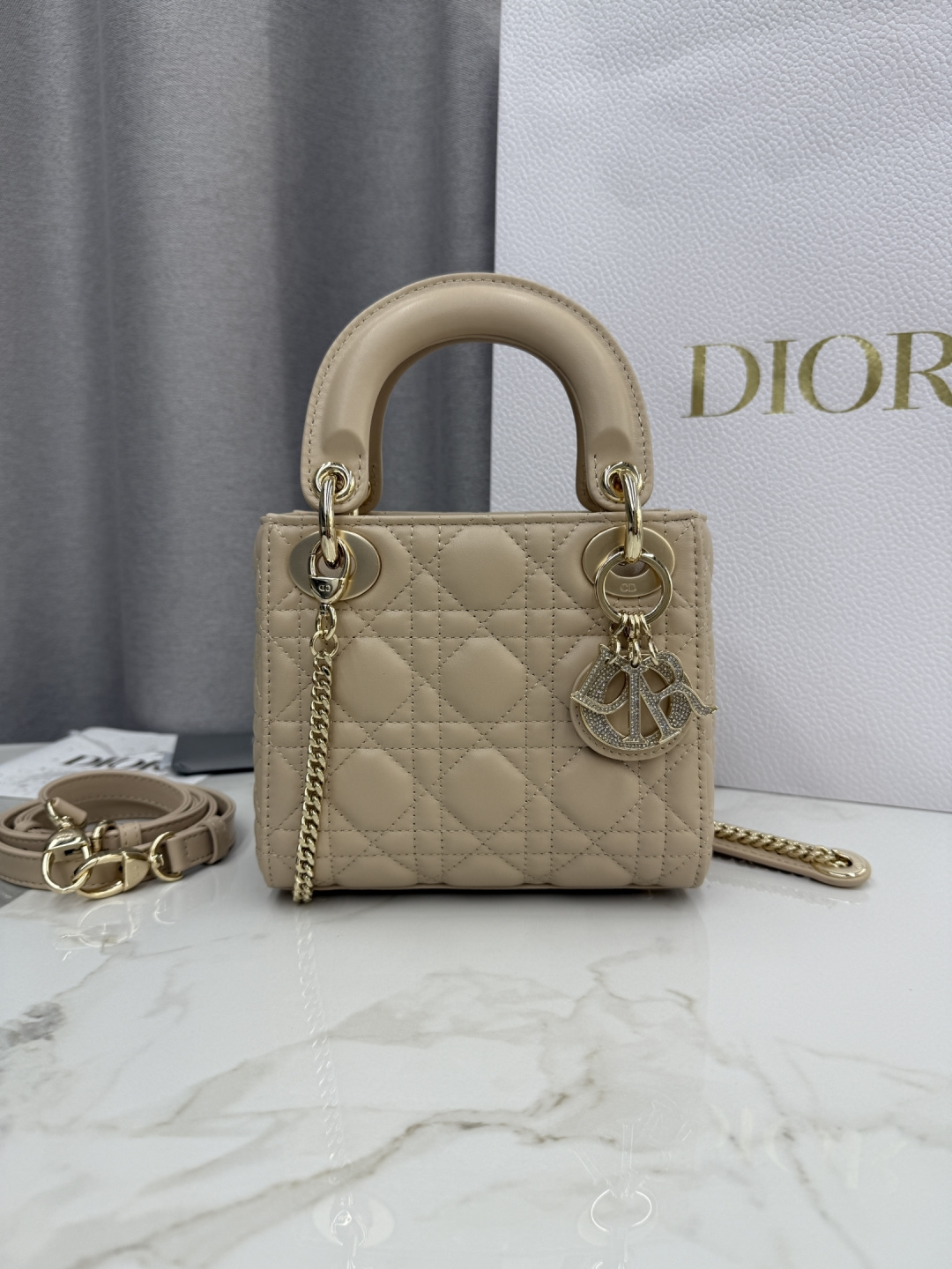 Bolso Princesa Diana con hebilla de diamantes de piel de oveja y arroz caramelo de tres compartimentos-No.: M0505 Dimen…