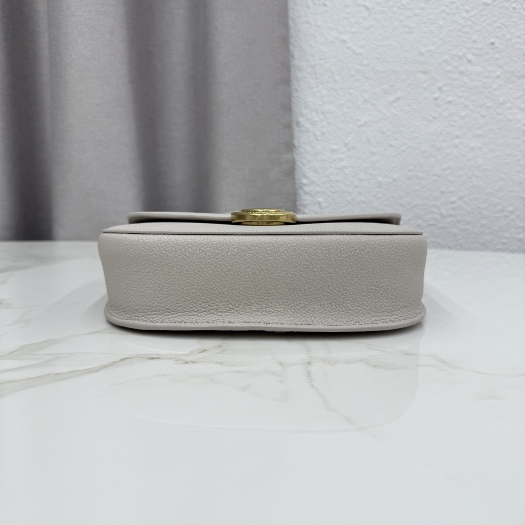 Dior Médaillon 翻盖包-岩石灰色 6