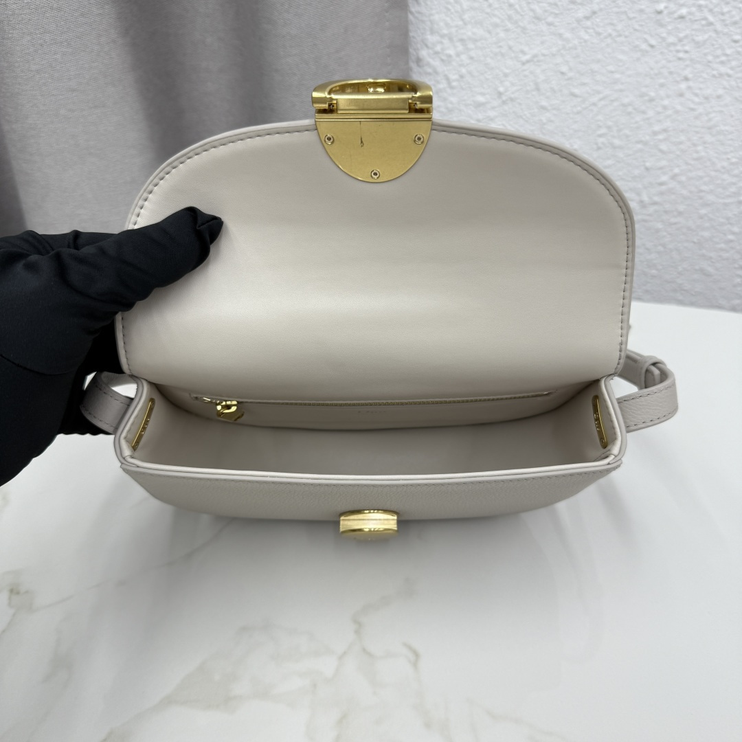 Dior Médaillon 翻盖包-岩石灰色 8