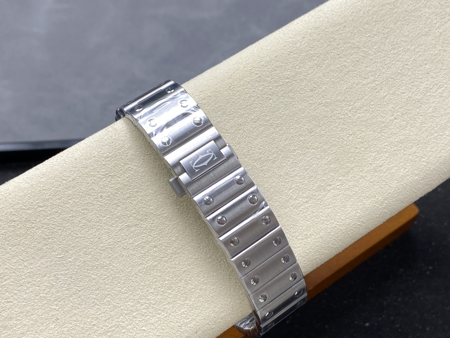 까르띠에 산토스 악어가죽 사파이어 글라스 블루 화이트 스틸밴드 가죽스트랩 레플리카 42854 Cartier 상세 이미지 8