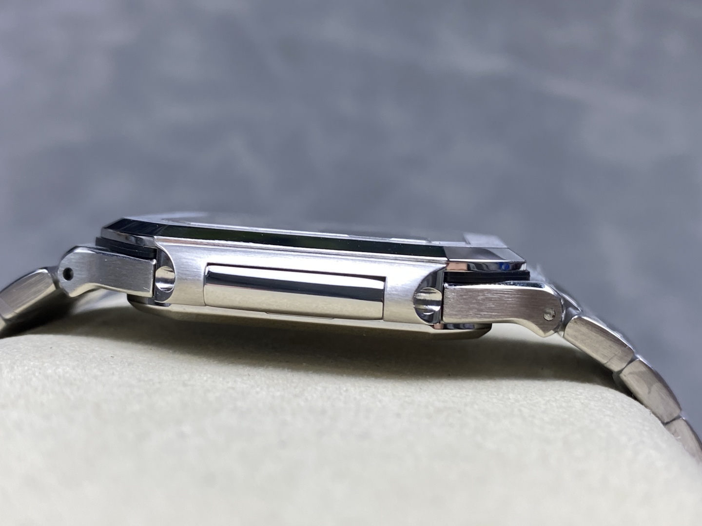 Patek Philippe Cubitus 5821 Square Watch with Cal.26-330 SC Movement 7 cmp i1745344233852 3088 0 4