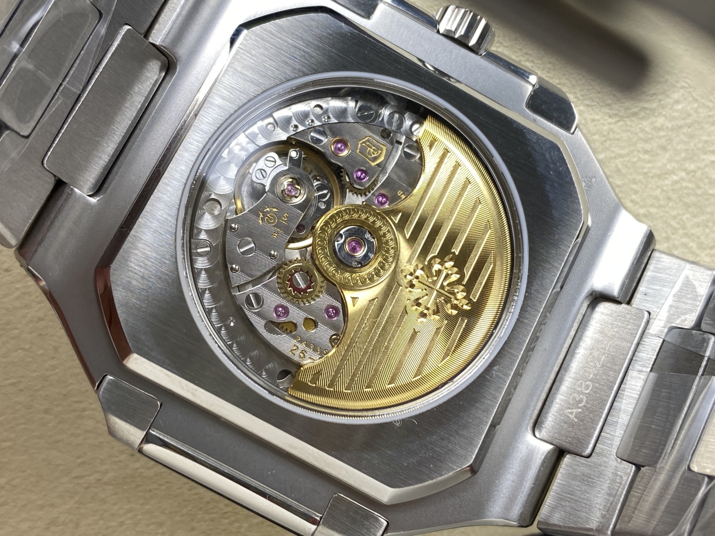 Patek Philippe Cubitus 5821 Square Watch with Cal.26-330 SC Movement 8 cmp i1745344295654 2915 0 7