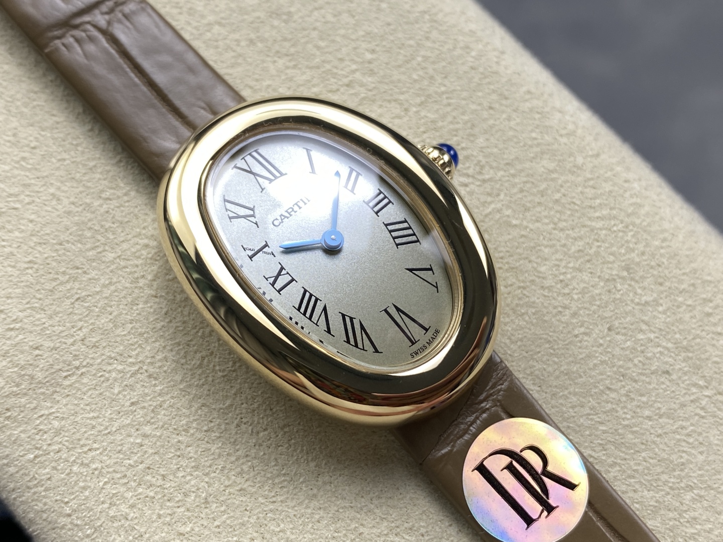 Cartier Baignoire Gold Watch with Sapphire Cabochon and Leather Strap 3 cmp i1745345340190 4416 0 1