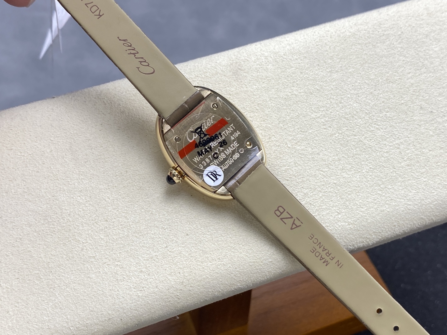 Cartier Baignoire Gold Watch with Sapphire Cabochon and Leather Strap 8 cmp i1745345340190 9199 0 6