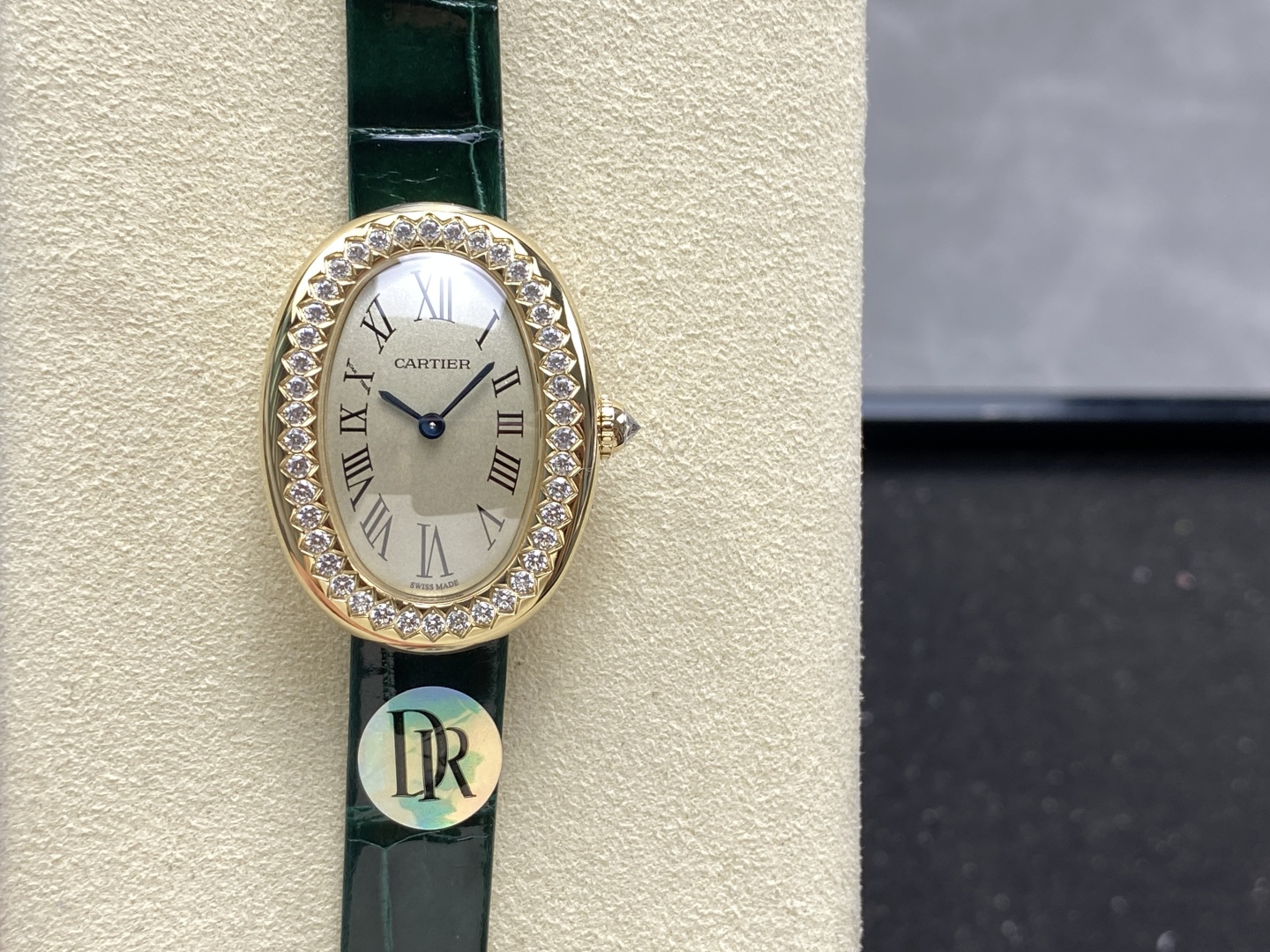 Cartier Baignoire Ladies Watch Gold Case Diamond Bezel Green Alligator Strap 1 cmp i1745345501120 2104 0 0