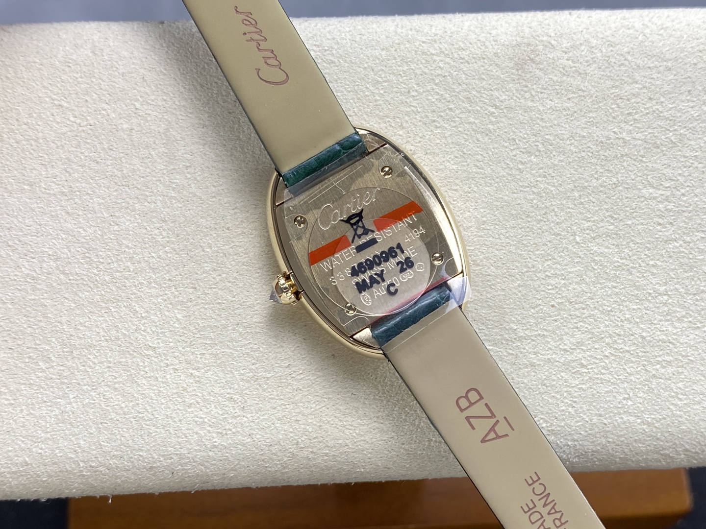 Cartier Baignoire Ladies Watch Gold Case Diamond Bezel Green Alligator Strap 7 cmp i1745345508877 6743 0 6
