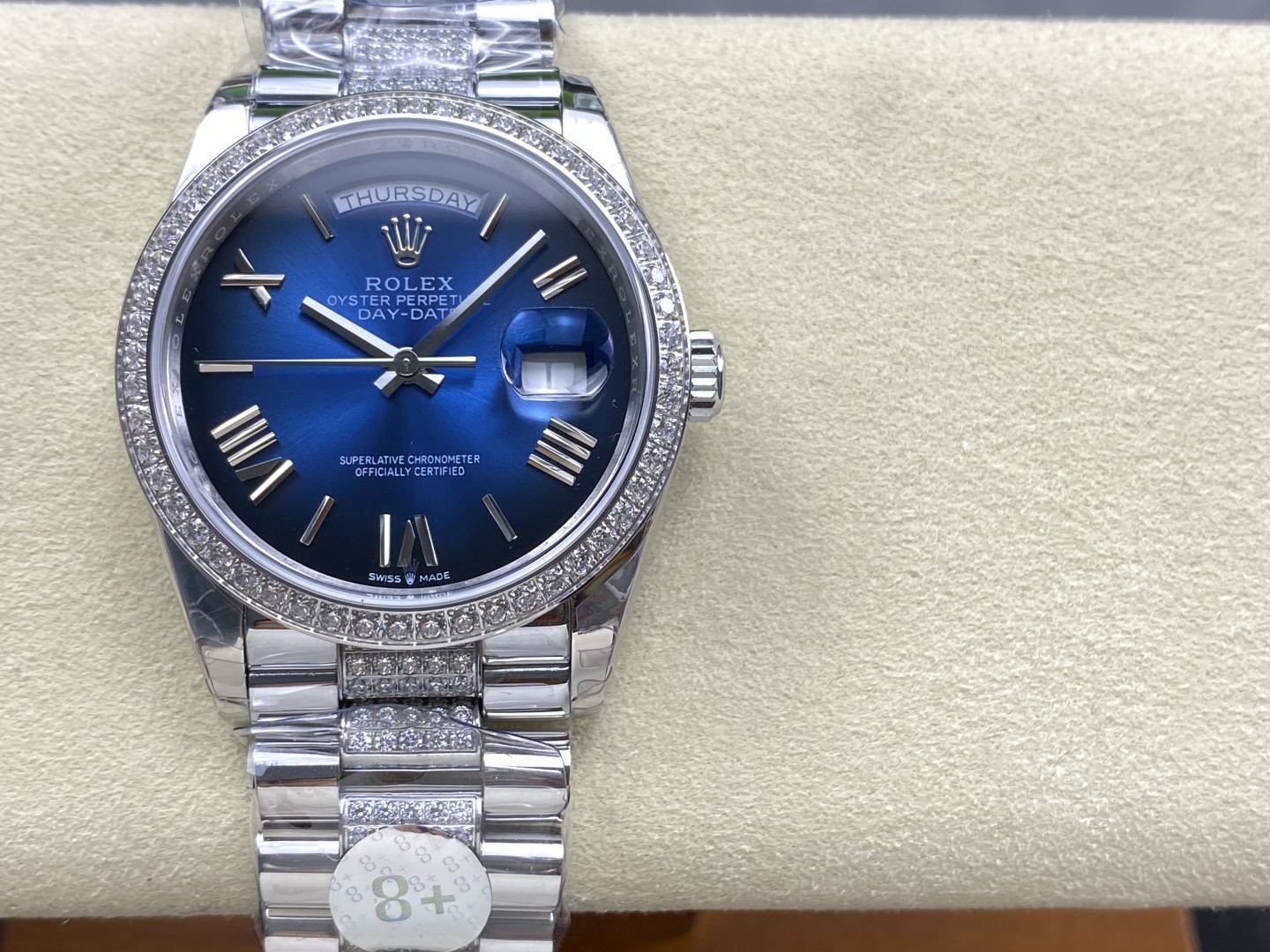 NO:715034,8+ Factory The pinnacle of the eight factories. Counterweight version. The picture shows the 2834 movement. Rolex day-date 36mm dual calendar steel belt model. It can be optionally matched with the 2834 movement or the movement (not a full tungsten gold paint-off material).198609098+ Factory 八厂 巅峰之作.配重版 图为2834机芯 劳力士 星期日志型36mm 双历钢带款 可选搭配2834机芯或机芯（非全钨金掉漆材质） [發][發] 可包金 不掉漆 不发黑[玫瑰][玫瑰],,rolex,Watch