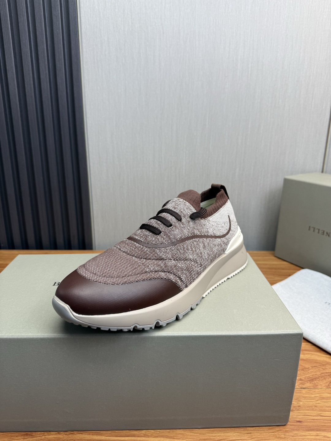 NO:831513,BC. Men's casual sports shoes, a perennial best-seller, a must-have for fashionable men, big-name style, material upper imported brand fabric, original wear-resistant two-color rubber outsole, 39-44,, sneakers19860909BC.男士休闲运动鞋,常年热卖款 时尚潮男必备,大牌风范, 材料鞋面进口品牌面料 原版耐磨双色橡胶大底,39-44,,sneakers,Men's shoes