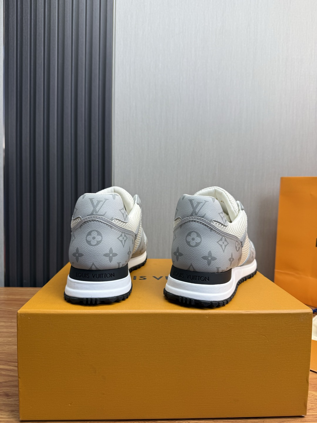 루이비통 신발 135695 Louis Vuitton Shoes 썸네일 이미지