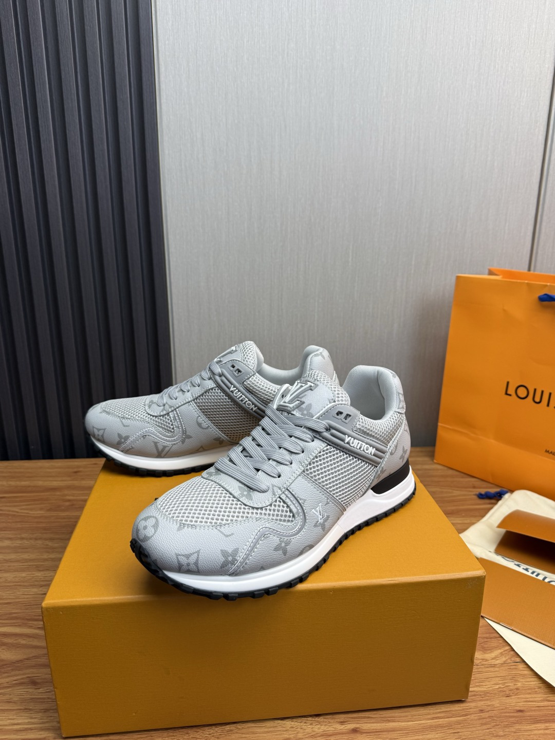 루이비통 신발 135694 Louis Vuitton Shoes 썸네일 이미지
