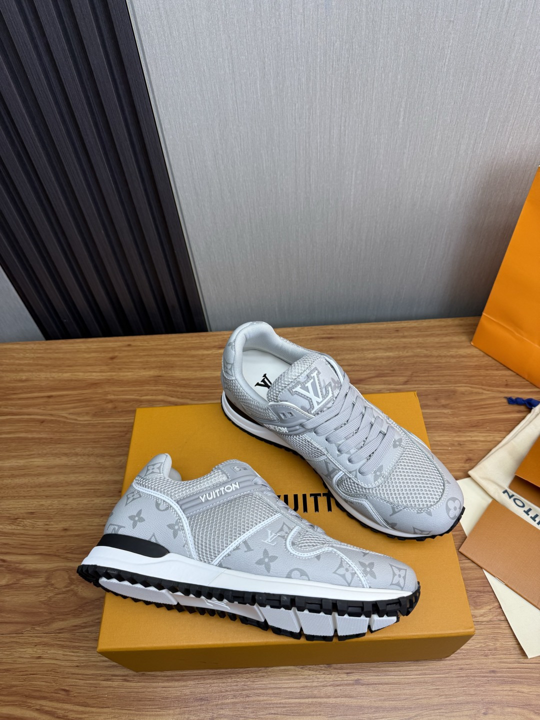 루이비통 신발 135694 Louis Vuitton Shoes 썸네일 이미지