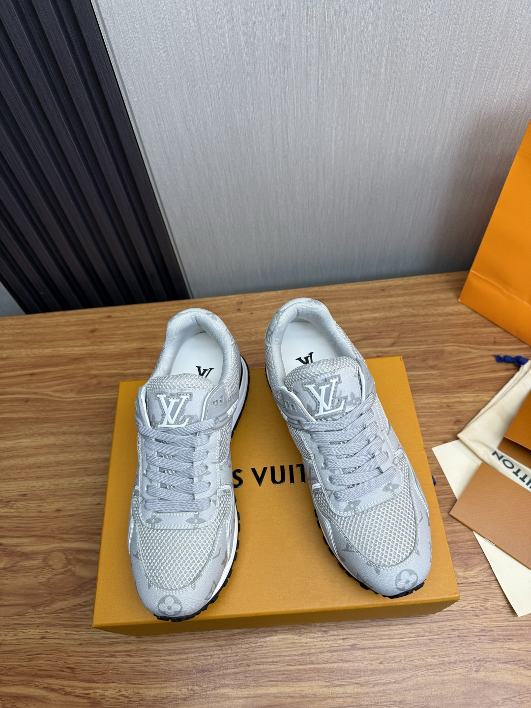 루이비통 신발 135694 Louis Vuitton Shoes 썸네일 이미지