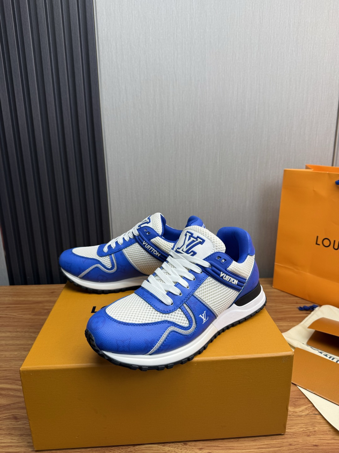 루이비통 신발 135693 Louis Vuitton Shoes 썸네일 이미지