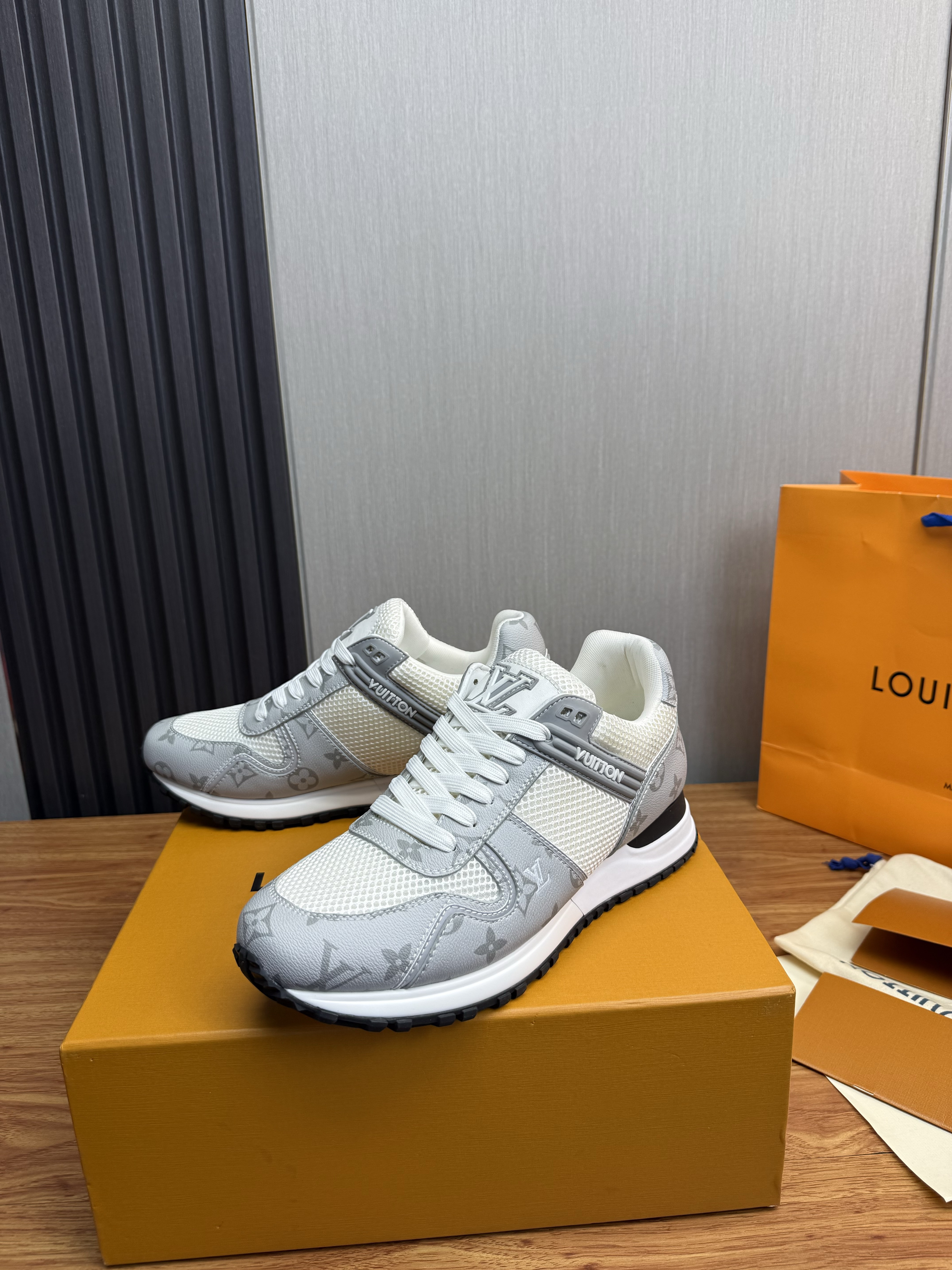 루이비통 신발 135695 Louis Vuitton Shoes 썸네일 이미지