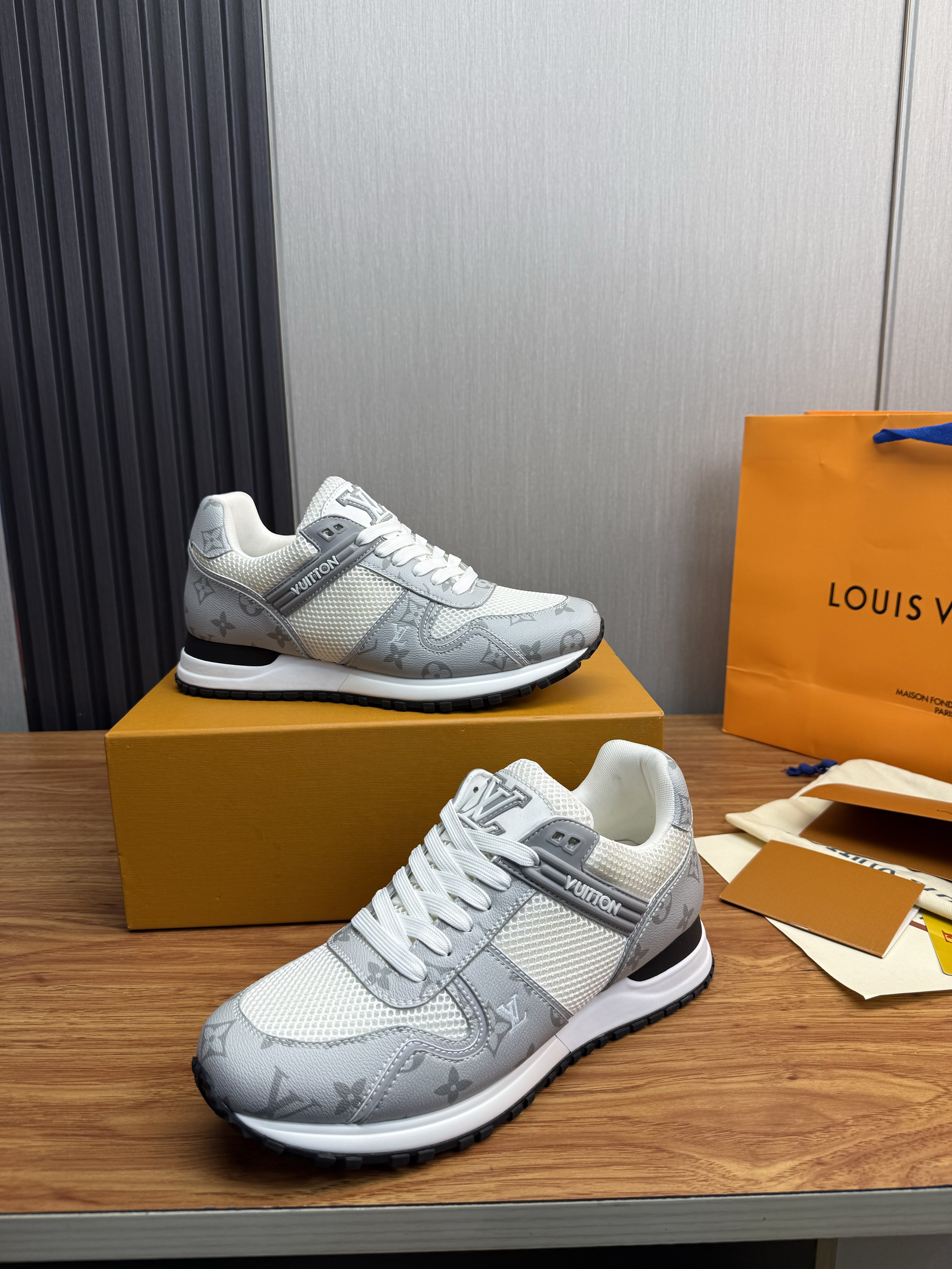 루이비통 신발 135695 Louis Vuitton Shoes 썸네일 이미지