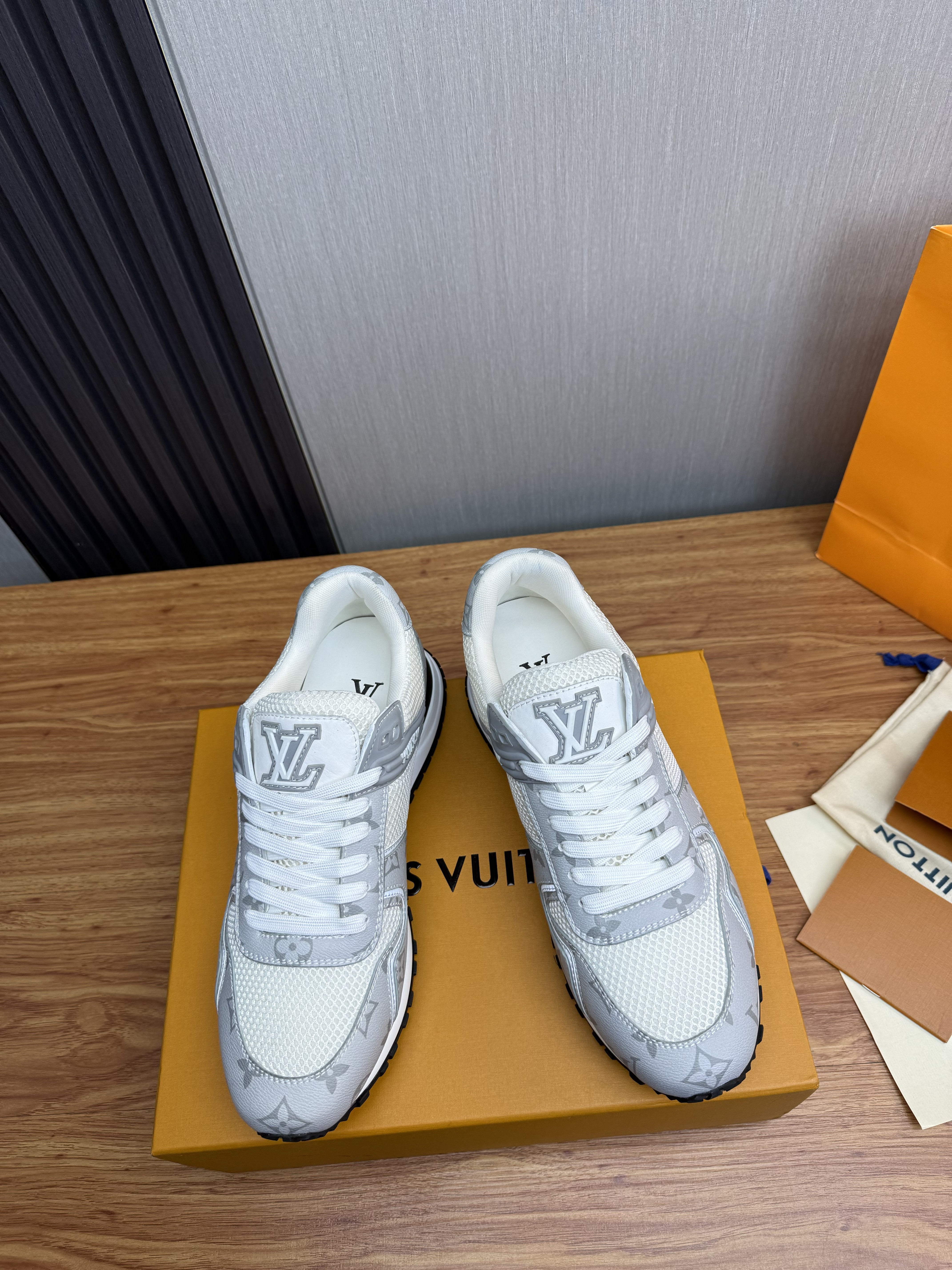 루이비통 신발 135695 Louis Vuitton Shoes 썸네일 이미지