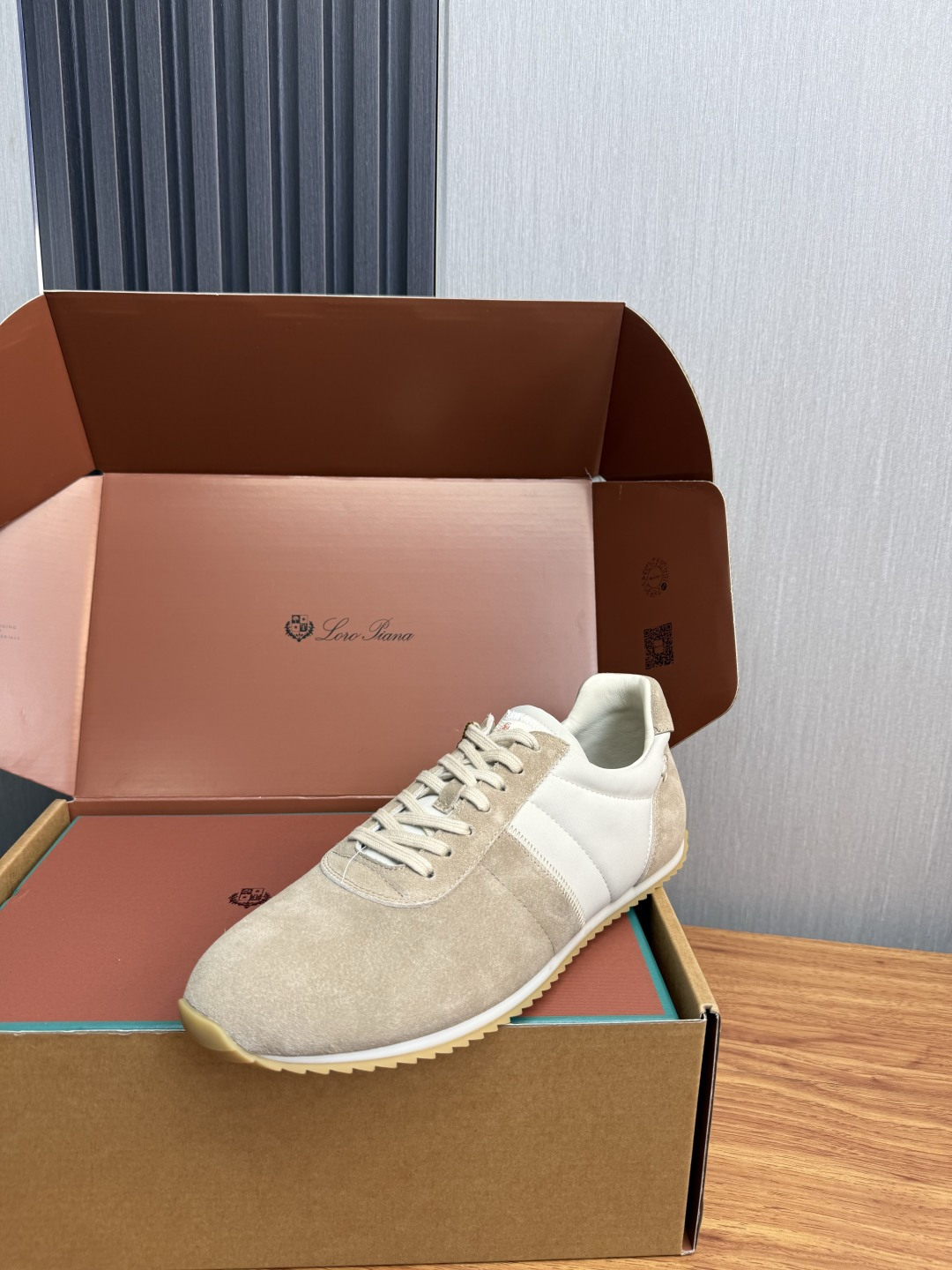 NO:955285,LP. Men's casual sports shoes, the official website is updated simultaneously ~ A must-have for fashionable men, big-name style, material upper imported frosted cowhide + cowhide lining, original wear-resistant rubber outsole, 39-44,, loro piana, sneakers, cowhide19860909LP.男士休闲运动鞋,官网同步更新～ 时尚潮男必备,大牌风范, 材料鞋面进口磨砂牛皮 +牛皮内里,原版耐磨橡胶大底,39-44,,loro piana,sneakers,cowhide,Men's shoes