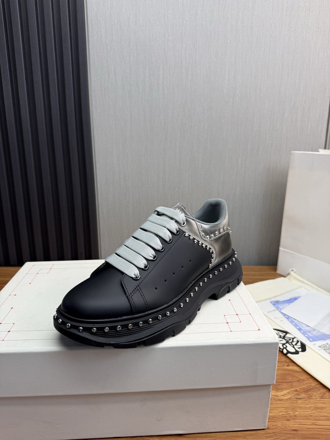 알렉산더맥퀸 메시 스니커즈 149223