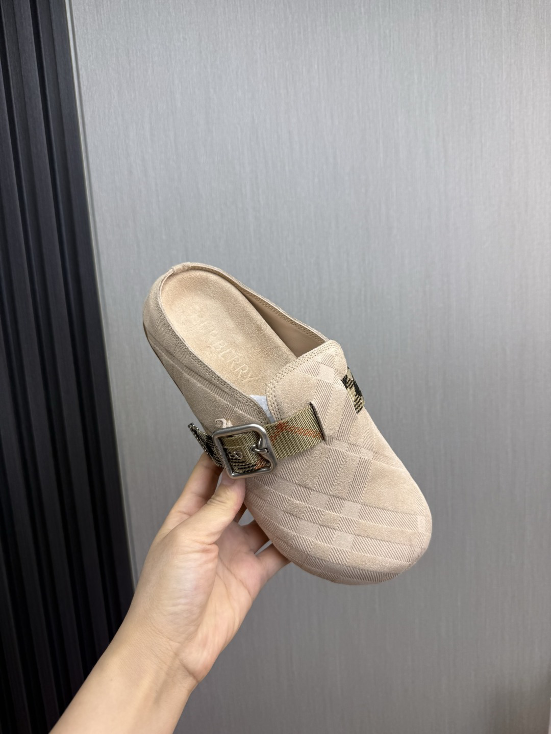 버버리 샌들 소가죽 상세 이미지 7