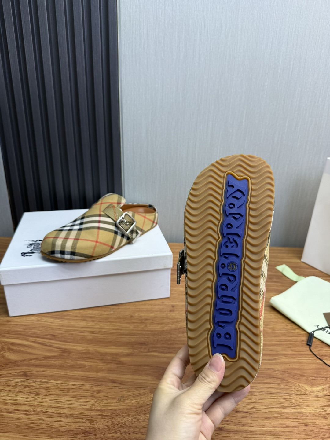 버버리 샌들 가죽 상세 이미지 11