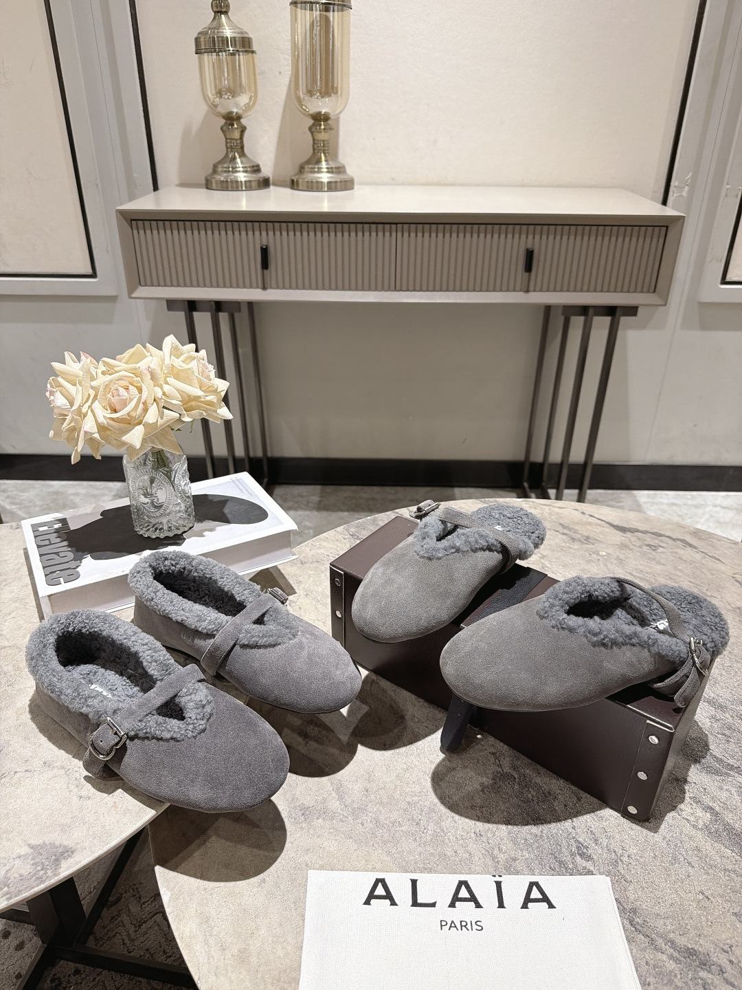 NO:921626,Half slippers, single shoes, ALAiA｜The first pair of beautiful shoes to ring in autumn and winter. They are so warm and cute. The suede sheepskin upper and fur are integrated into the interior. They feel so comfortable. New equipment for the season, new ballet shoes. I can’t wait to take them home. size 35-39 (40.41 custom-made), fur shoes, alaia, sheepskin19860909半拖, 单鞋, ALAiA｜敲响秋冬的第一双美鞋 暖呼呼的别太可爱了吧 反绒羊皮鞋面,皮毛一体内里,脚感太舒服啦 换季新装备,新款芭蕾舞鞋 啊迫不及待要把它接回家啦 size35-39（40.41定做）,毛毛鞋,alaia,sheepskin,Women's Shoes