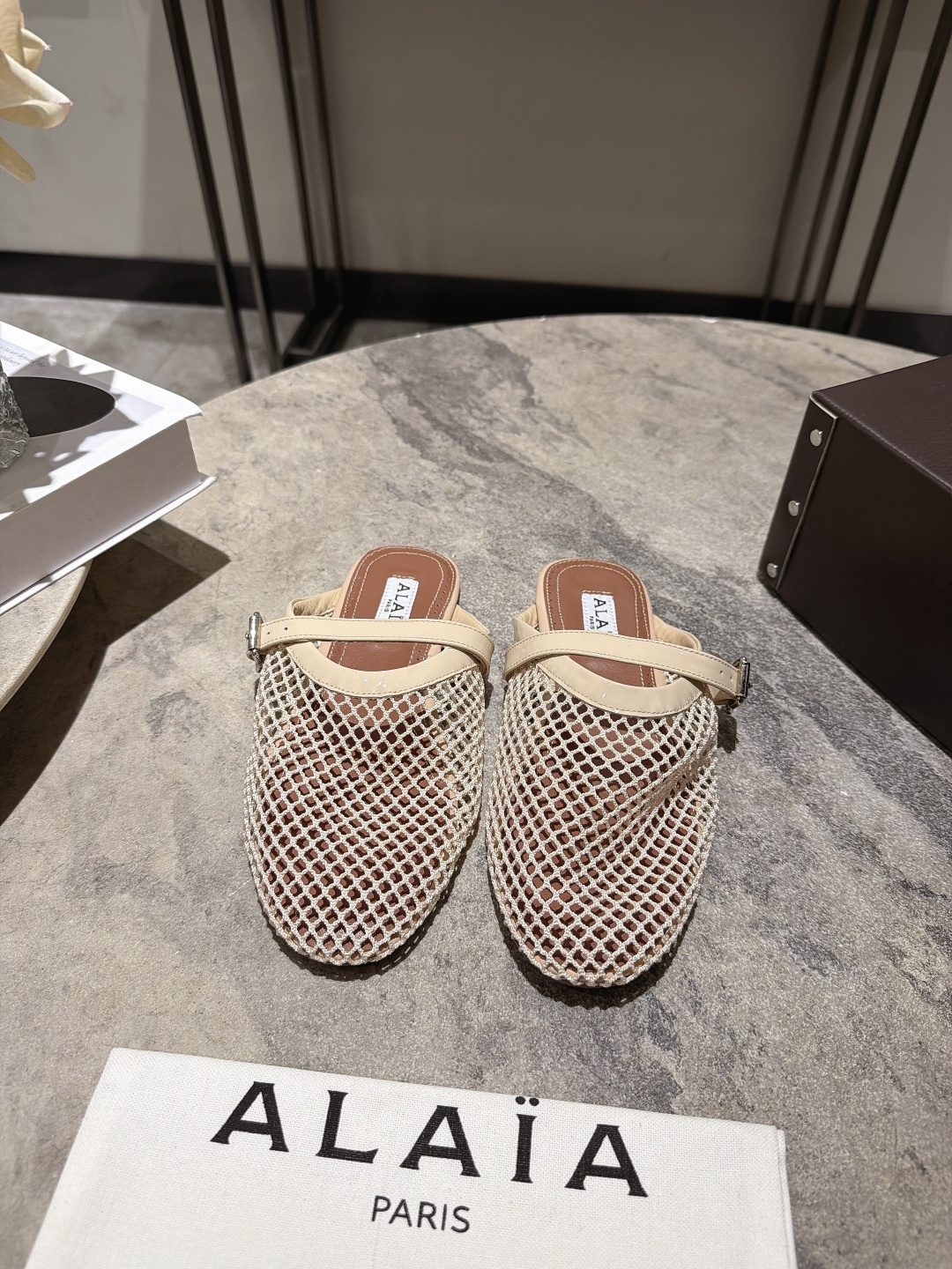 NO:921612,, Alaia catwalk style mesh flat-soled half-drag sandals, sweet and cool ballet style, a very popular ballet slipper, romantic, charming, comfortable and versatile. Original custom-made sheepskin+mesh fabric, sheepskin lining, private molded rubber non-slip outsole, size 35-39 (40.41 custom-made, non-returnable), half-drag, alaia, sandals, sheepskin, sheep19860909, Alaia 阿莱亚走秀款网纱平底半拖凉鞋拖 甜酷芭蕾风,人气超高的一款芭蕾舞鞋,浪漫又迷人舒适百搭. 原版订制羊京+网纱面料, 羊皮内里,私模橡胶防滑大底, 码数35-39（40.41定做不退换）,半拖,alaia,sandals,sheepskin,sheep,Women's Shoes