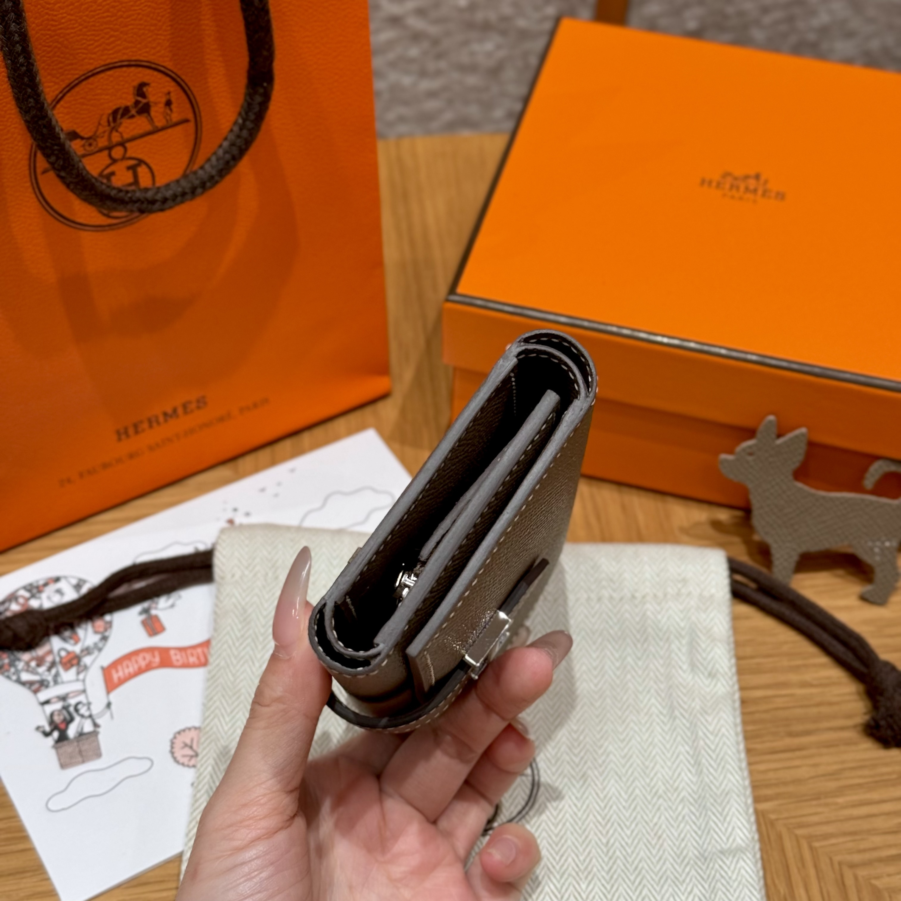 에르메스 지갑 135110 Hermes Wallet 썸네일 이미지