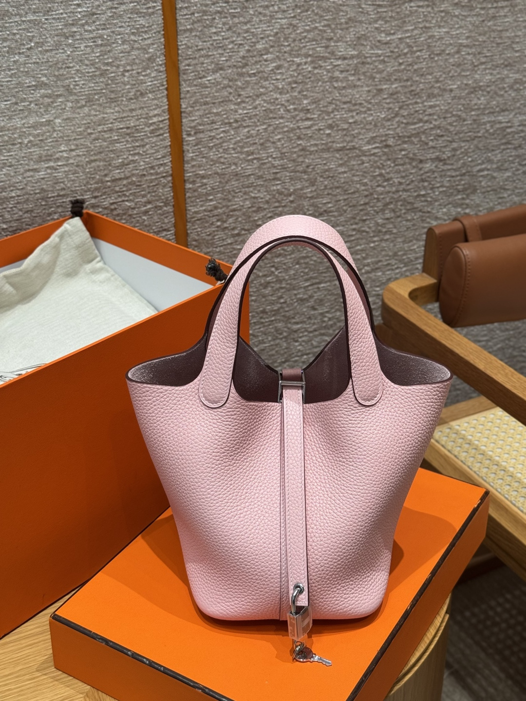 Hermès Picotin lock 18cm (Rose Sakura)