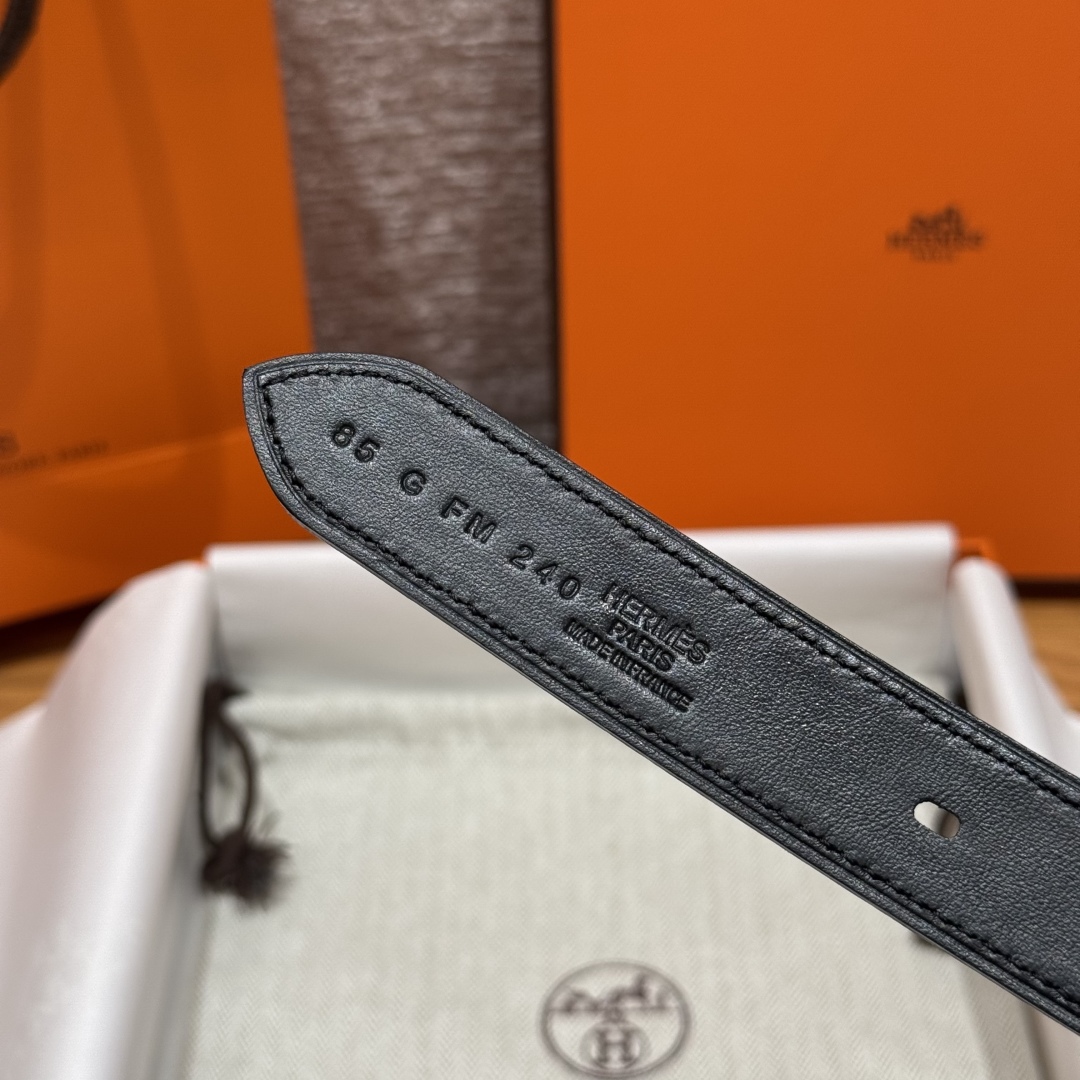 Hermès Epsom Leather Belt with H Buckle, 26mm - Stylish and Versatile 9 cmp i1752744914907 3839 0 4