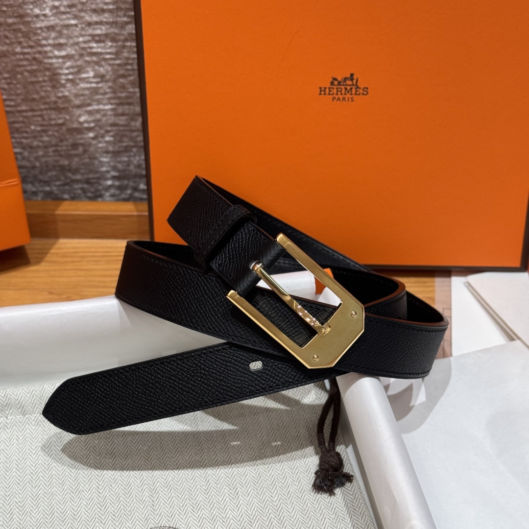 Hermes Women's Epsom Calfskin Belt with Gold Plated Buckle, 26 mm - Black 3 cmp i1752744938745 8097 0 1