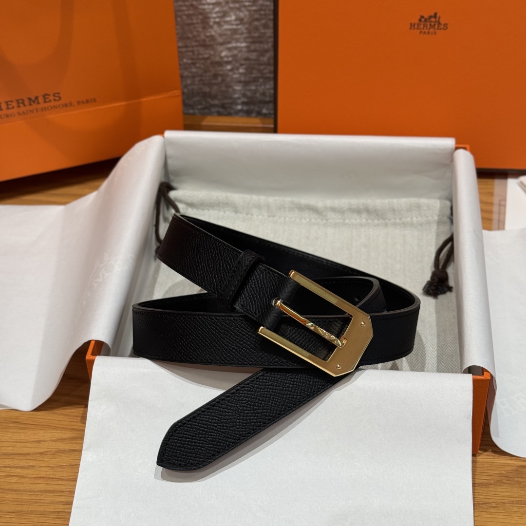 Hermes Women's Epsom Calfskin Belt with Gold Plated Buckle, 26 mm - Black 2 cmp i1752744938758 3204 0 0