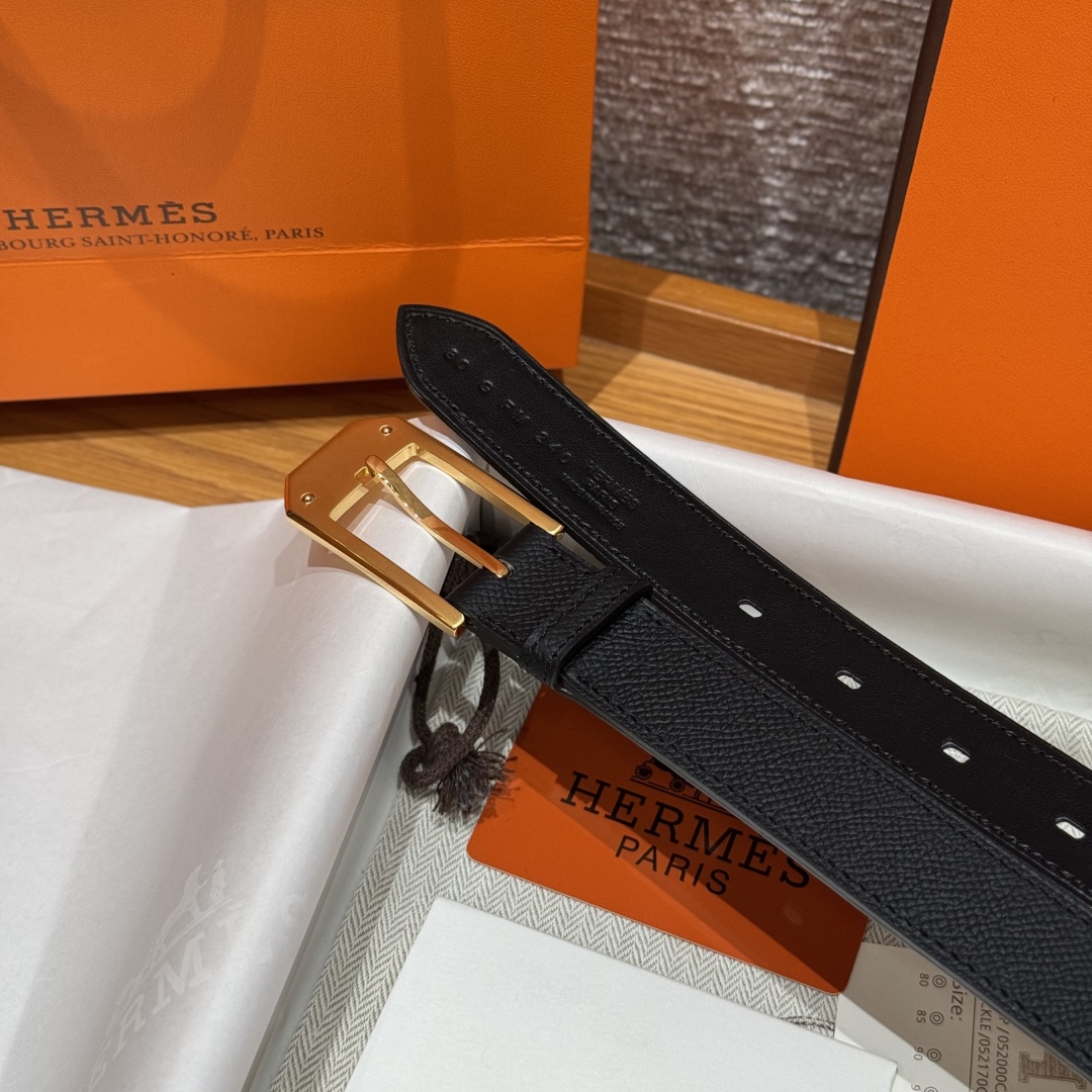 Hermes Women's Epsom Calfskin Belt with Gold Plated Buckle, 26 mm - Black 6 cmp i1752744939506 1929 0 6